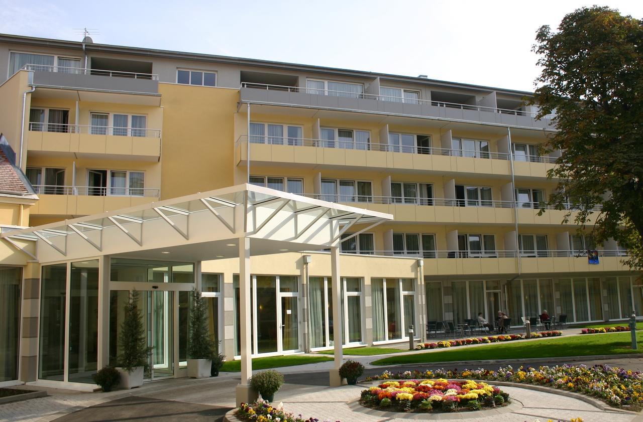 Отель Badener Hof Экстерьер фото